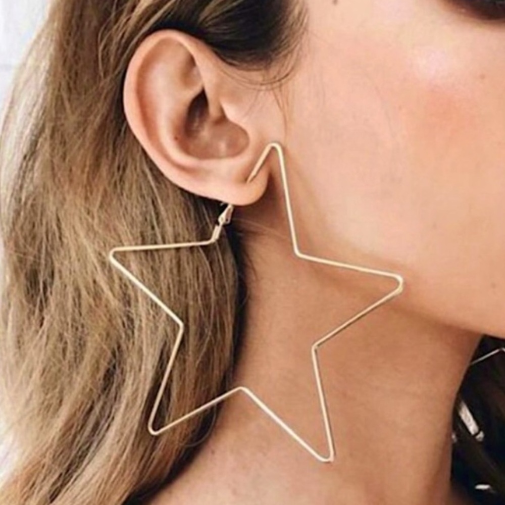 “Movie Star” Geometric Hoop Simple Cute Earrings